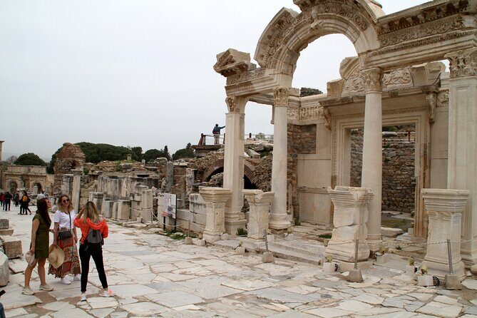 All Inclusive Private Access Ephesus Tour (SKIP-THE-LINE) - Included lunch: BBQ-style comfort without the guesswork