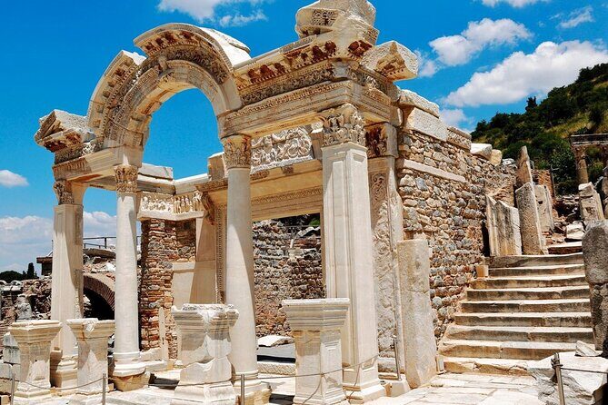 Daily Ephesus & Virgin Mary House Tour from Izmir - Your day starts early in Izmir, and that’s the whole trick