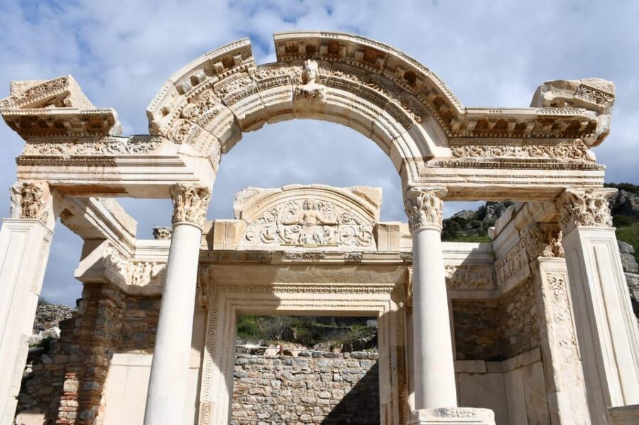 Daily Ephesus&Pamukkale Tour from Istanbul by Return Flight - Why this Istanbul-to-Ephesus plan starts with an Izmir flight