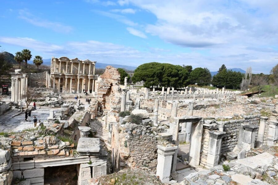Daily Ephesus&Pamukkale Tour from Istanbul by Return Flight - Hierapolis (Old Pamukkale): theatre, Apollo, and Necropolis viewpoints