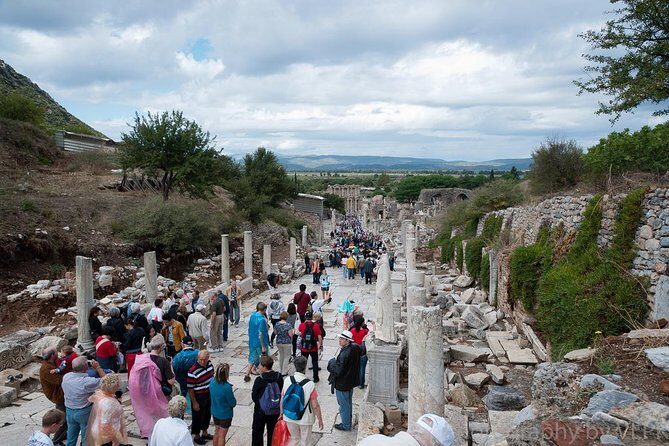 Ephesus and House of Virgin Mary Day Trip from Bodrum - Meryemana (House of the Virgin Mary): The Chapel Visit and the Entry Fee Puzzle