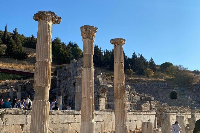 Ephesus Day Trip from Istanbul incl Domestic Flights - Isabey Mosque and Selçuk Castle: the scenic add-ons