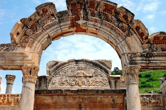 Ephesus Guided Tour From Izmir With Lunch & Hotel Transfer - Meryemana (Virgin Mary’s House): Spiritual Stop, Extra Admission