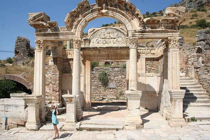 Ephesus: Small Group Tour for Cruise Passengers - Transportation and Timing: Mercedes Van + a Day That Respects the Cruise Clock