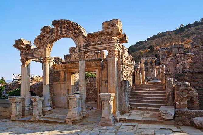 Ephesus Tour from Izmir Airport - Selcuk Lunch Stop and the Short Reset You Need