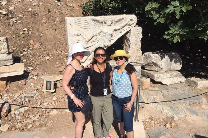 From Izmir: Ephesus, Mary's House Private/Group WITH TICKET+LUNCH - Selçuk Lunch: The Best Break in a Long Ruins Day