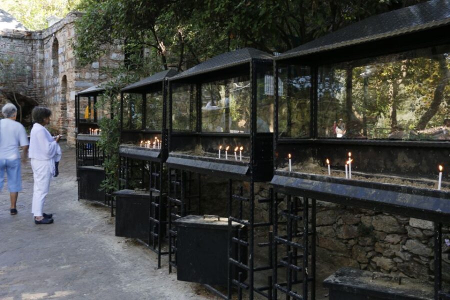 From Izmir: Full-Day Ephesus Tour with Lunch - House of the Virgin Mary: Peaceful Setting, Short Stop