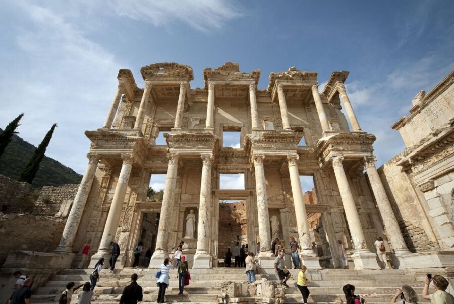 From Izmir: Guided Tour of the Ancient City of Ephesus - Selçuk break: a practical pause before the ruins