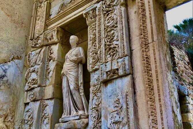 From Izmir: PRIVATE Best of Ephesus Tour (Skip-the-Line) - Morning Stop: Meryemana (House of the Virgin Mary)