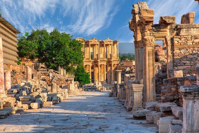 Full-Day Tour from Bodrum to Ephesus - Entering Ancient Ephesus: the big ruins and the guided flow