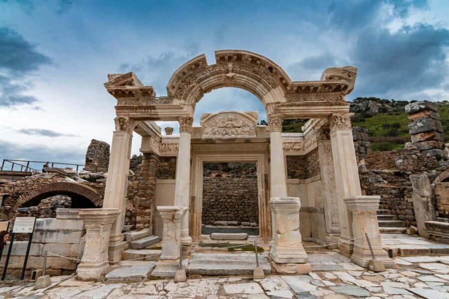 Kusadasi: Ephesus Private Tour for Cruise Guests - Temple of Artemis: Seven Wonders Energy, Short Walk, Big Meaning