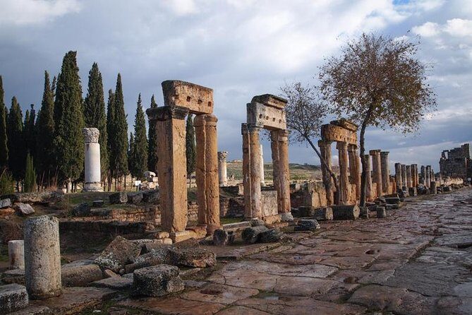 Pamukkale Small Group Tour From Kusadasi or Selcuk - Small-group size: what max 14 really means on pickup days