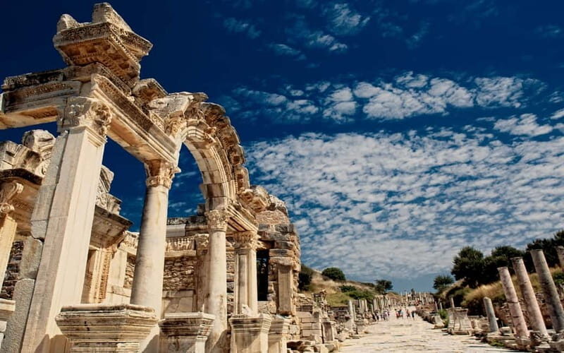 Private Ephesus and House of Virgin Mary Tour Cruiser Only - Van ride and the first quick stop: Temple of Artemis timing