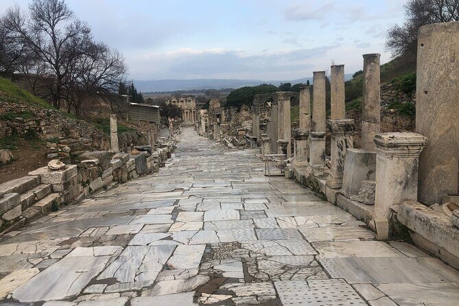 Private Ephesus & House of Virgin Mary, tour from Izmir - Lunch plus rug weaving education: food and craft in the countryside
