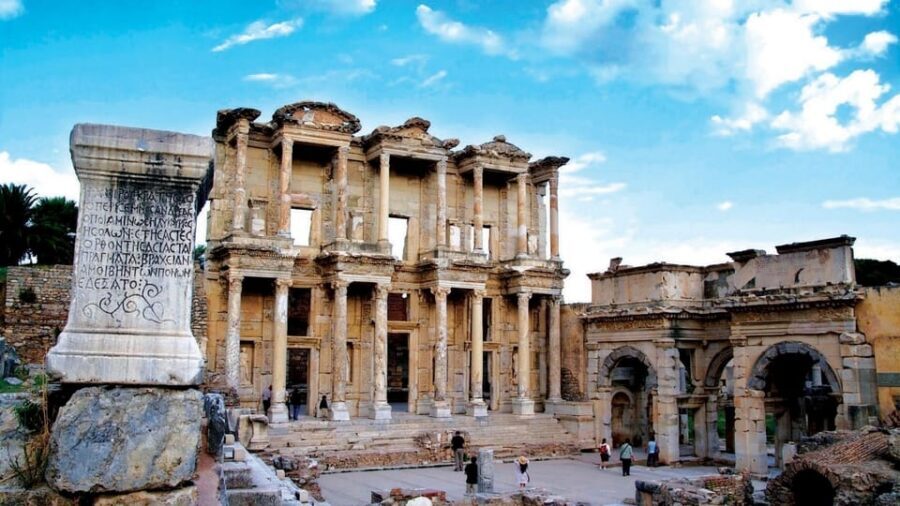 Selcuk: Full-Day Ephesus and House of Virgin Mary Tour - From Selcuk to Ephesus: the minivan ride and how the day moves