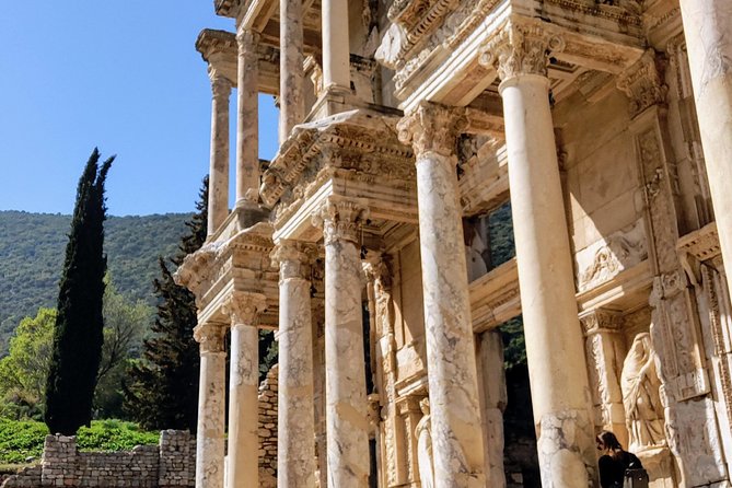 Private Ephesus & Virgin Mary Tours for Cruisers - Skip The line - Stop 1: Kusadasi pickup at the port (the part you’ll feel immediately)